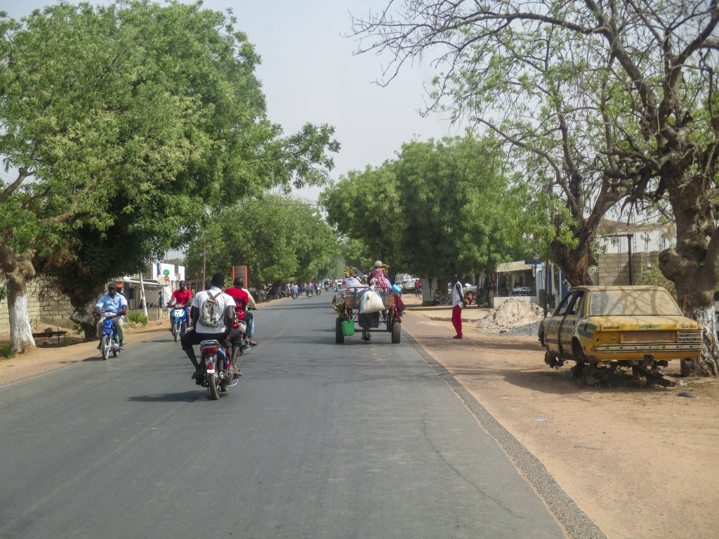 09_Senegal Straßenbegegnung.jpg